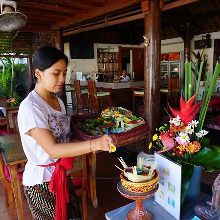 Yulia 2 Homestay Sanur מראה חיצוני תמונה